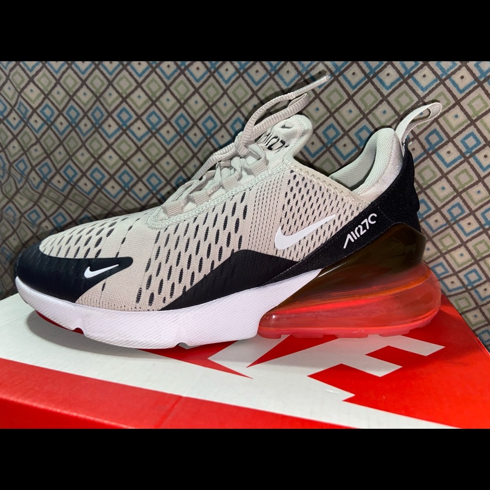 Nike AirMax 270 | Size 6.5 Y 👟